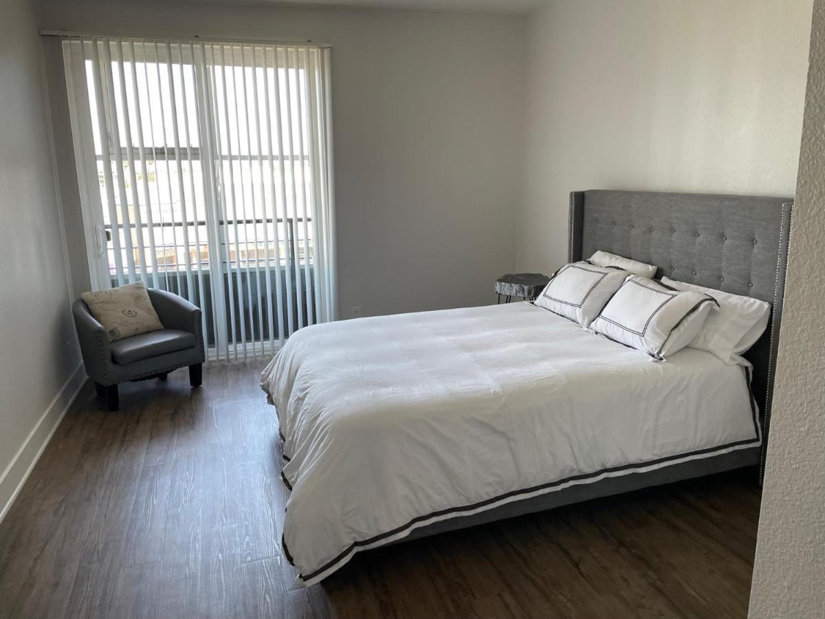 Villa Marina - Modern & Immaculate, Spacious, Gated Condo With Fireplace Pool, Gym, 2 Master Bedrooms Los Angeles Kültér fotó