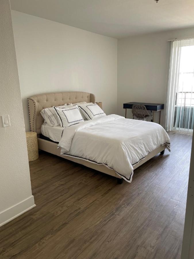 Villa Marina - Modern & Immaculate, Spacious, Gated Condo With Fireplace Pool, Gym, 2 Master Bedrooms Los Angeles Kültér fotó